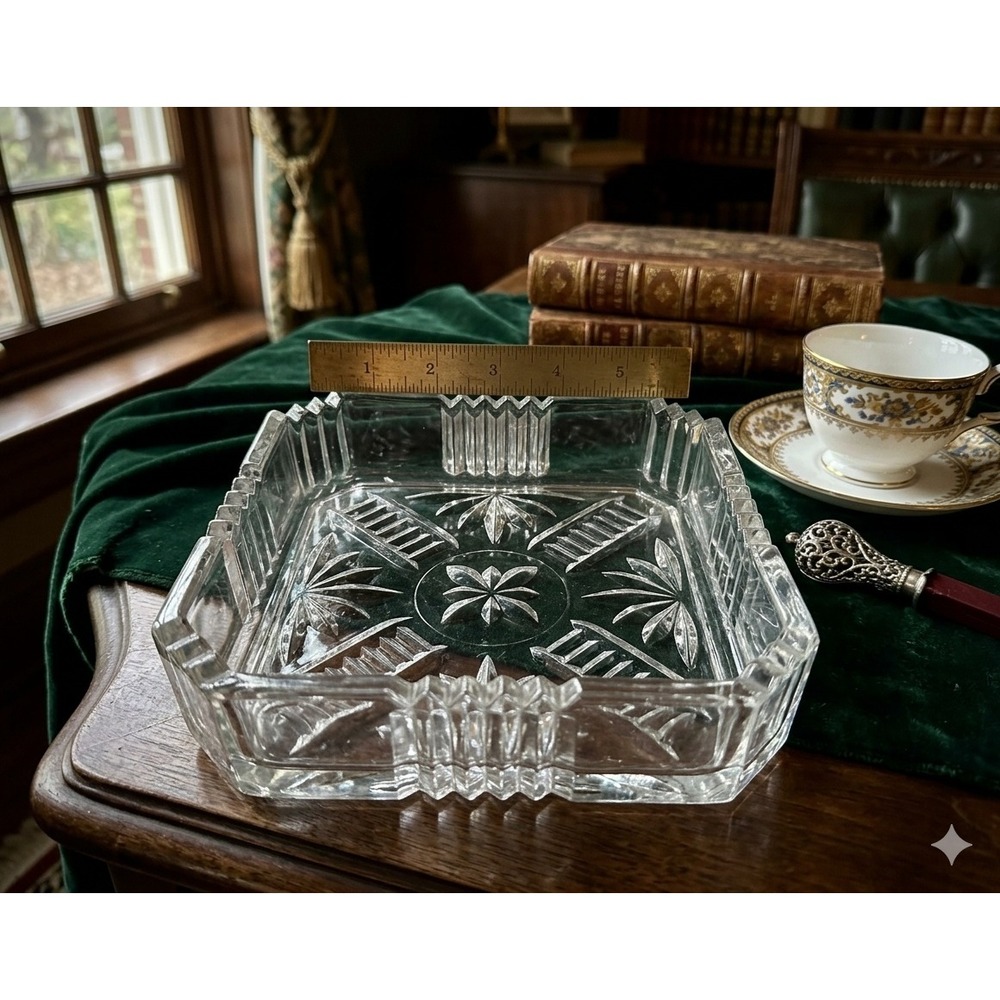 Vintage Clear Pressed Glass Square Trinket Dish Starburst Geometric Pattern 4in